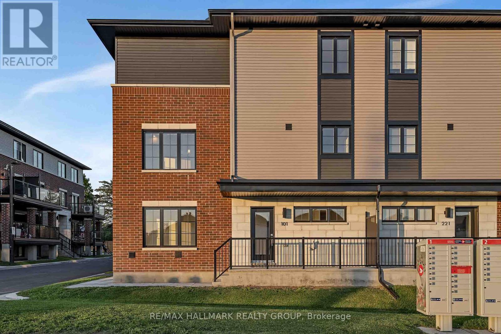 422 Rolling Meadow Crescent, Ottawa, Ontario  K1W 0X6 - Photo 2 - X13656718