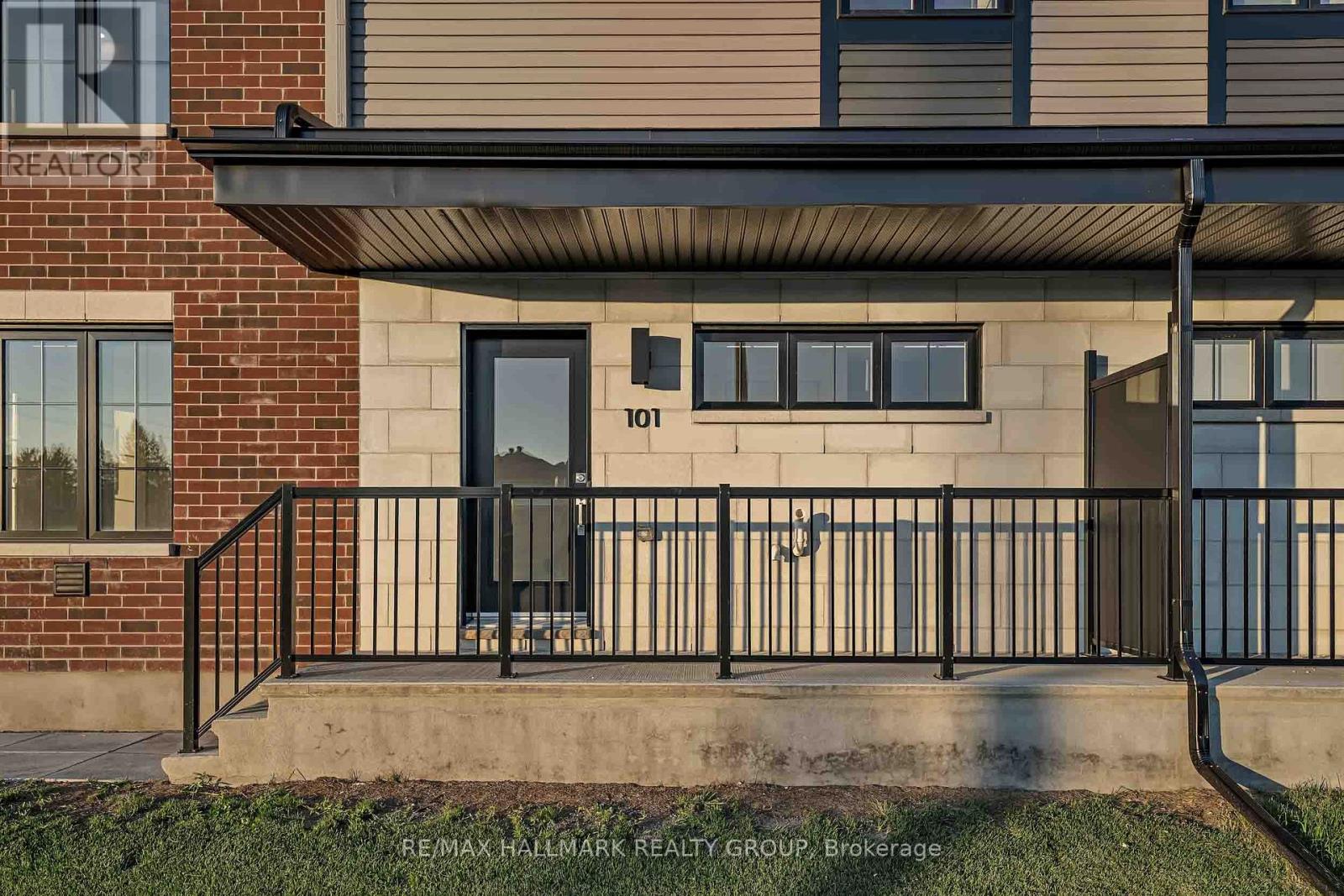 422 Rolling Meadow Crescent, Ottawa, Ontario  K1W 0X6 - Photo 3 - X13656718