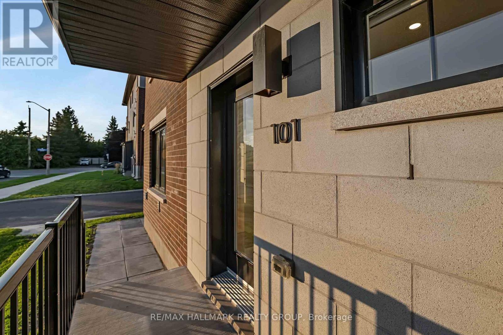 422 Rolling Meadow Crescent, Ottawa, Ontario  K1W 0X6 - Photo 4 - X13656718