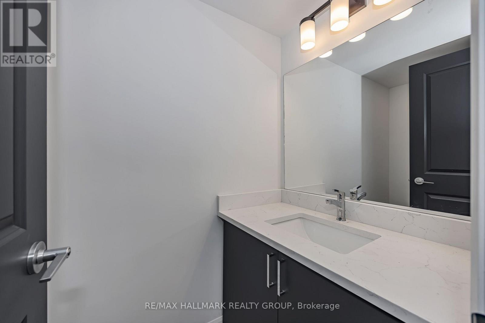 422 Rolling Meadow Crescent, Ottawa, Ontario  K1W 0X6 - Photo 8 - X13656718