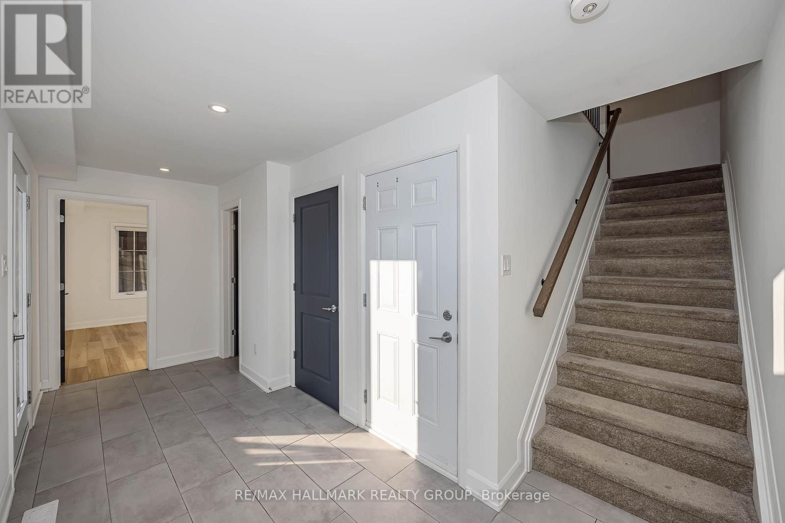 422 Rolling Meadow Crescent, Ottawa, Ontario  K1W 0X6 - Photo 9 - X13656718
