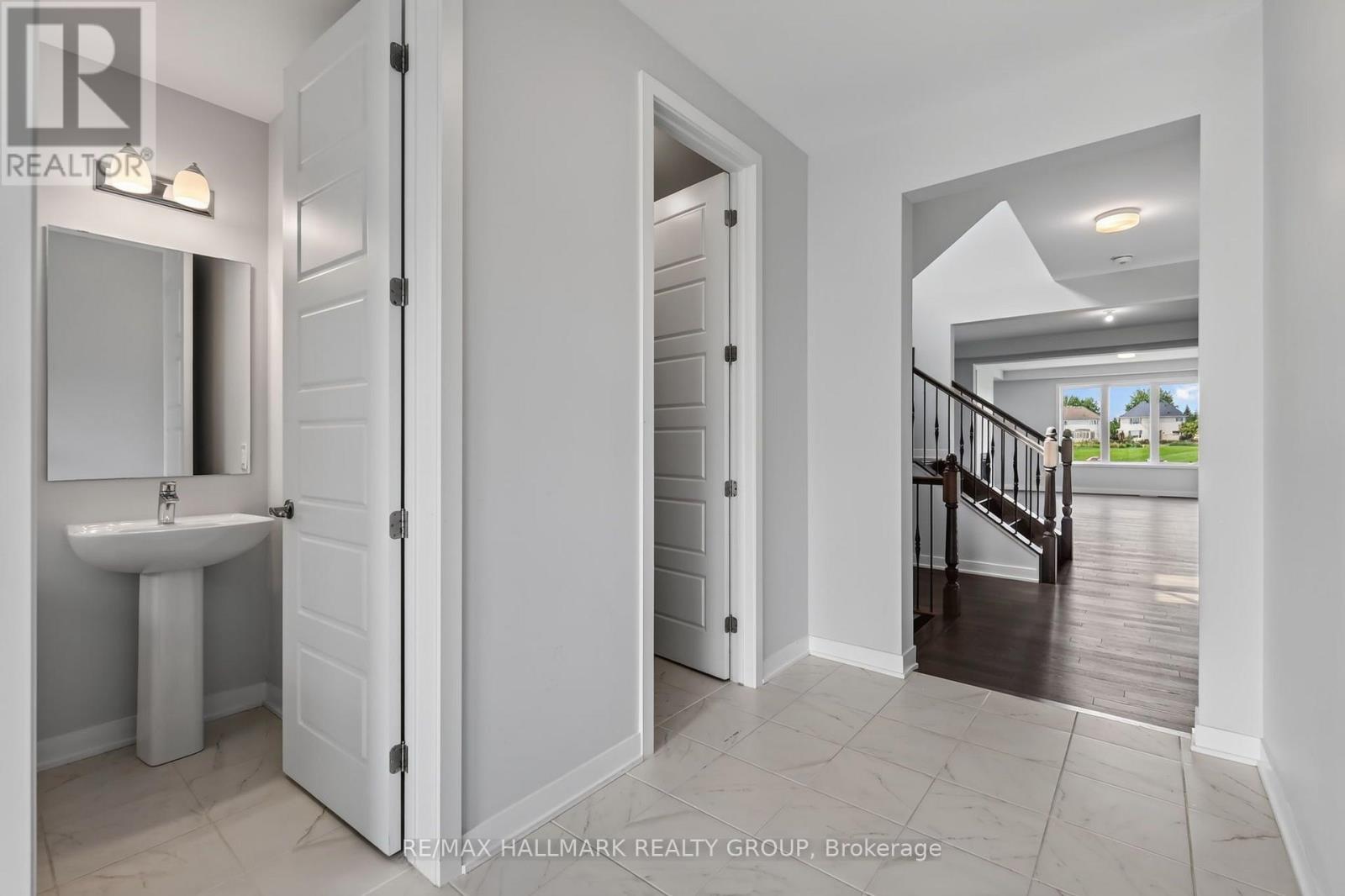 717 Fenwick Way, Ottawa, Ontario  K2J 7E2 - Photo 4 - X13656742