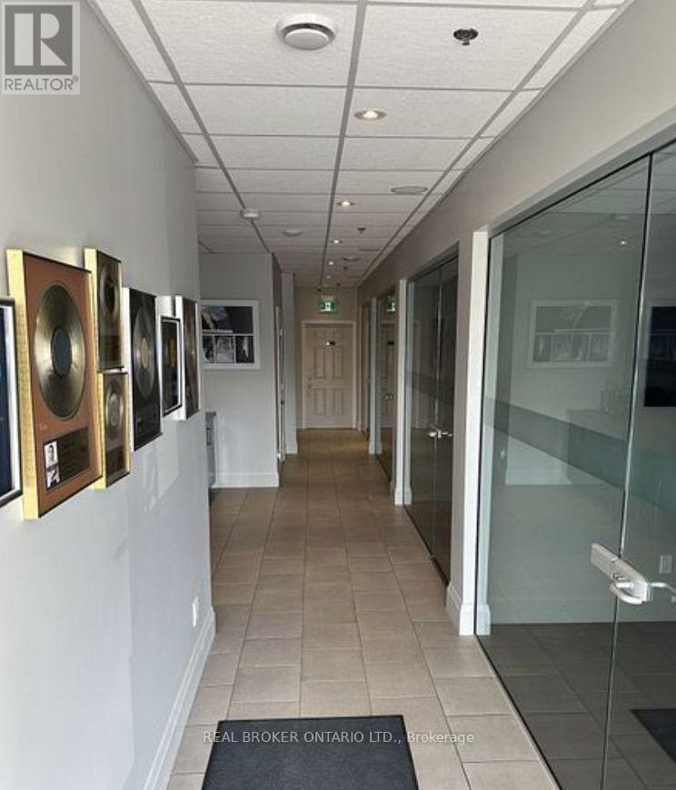 39 - Office Room - 665 Millway Avenue, Vaughan, Ontario  L4K 3T8 - Photo 3 - N13656522
