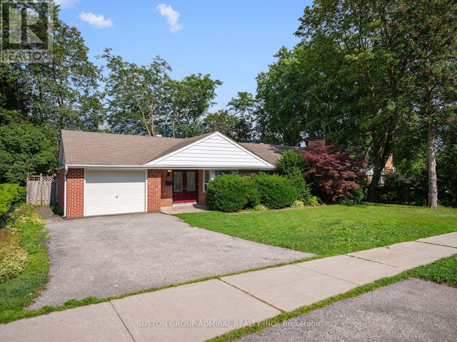 261 CAROL AVENUE, Newmarket, Ontario
