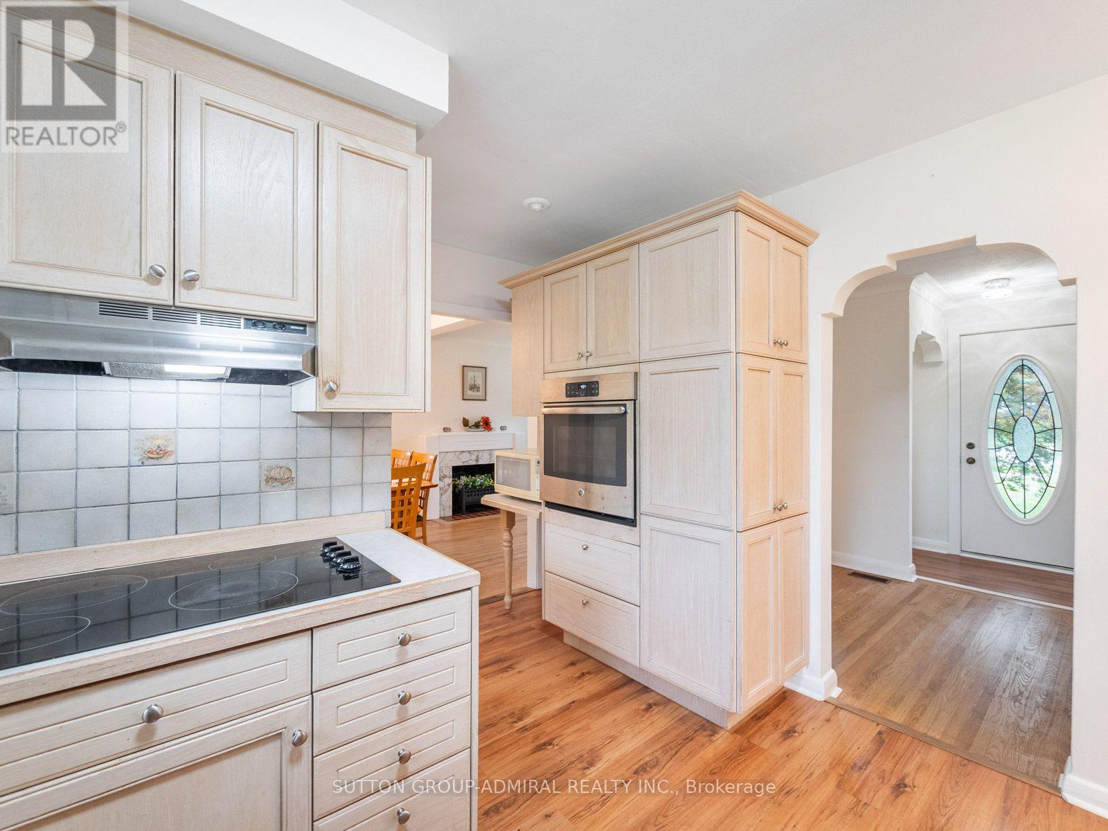 261 Carol Avenue, Newmarket, Ontario  L3Y 4T2 - Photo 11 - N13656550