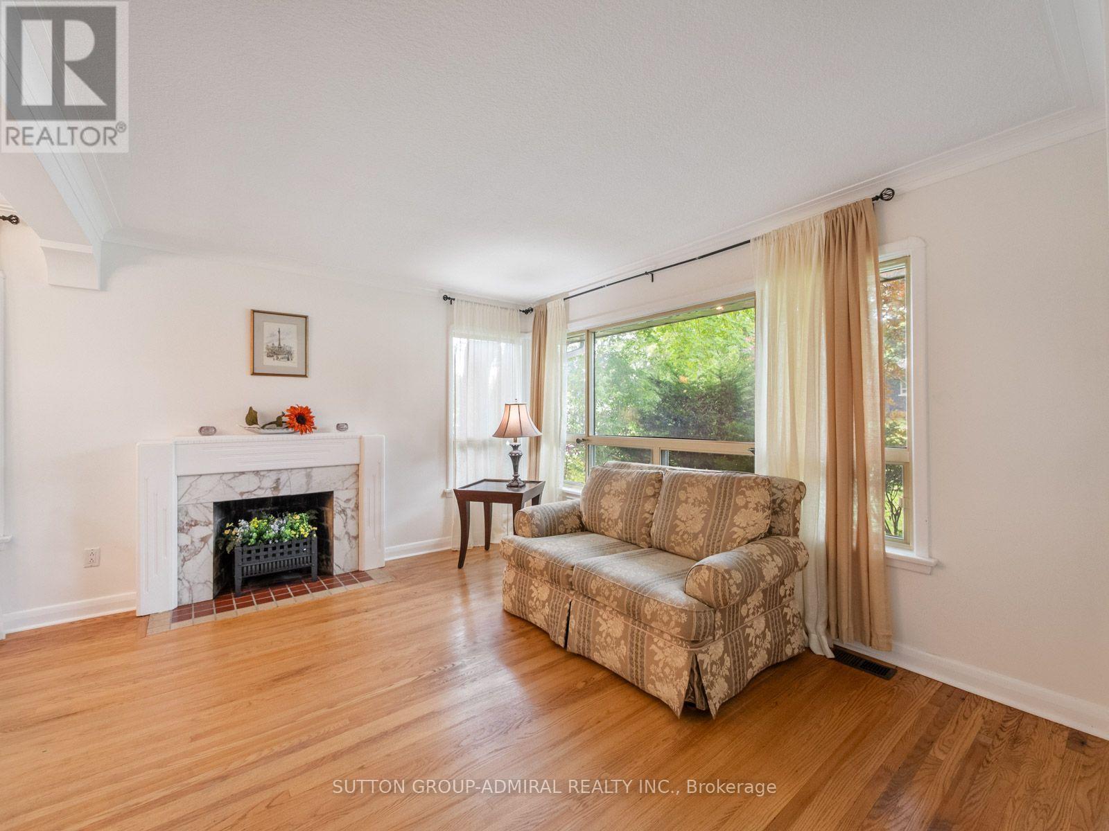 261 Carol Avenue, Newmarket, Ontario  L3Y 4T2 - Photo 13 - N13656550