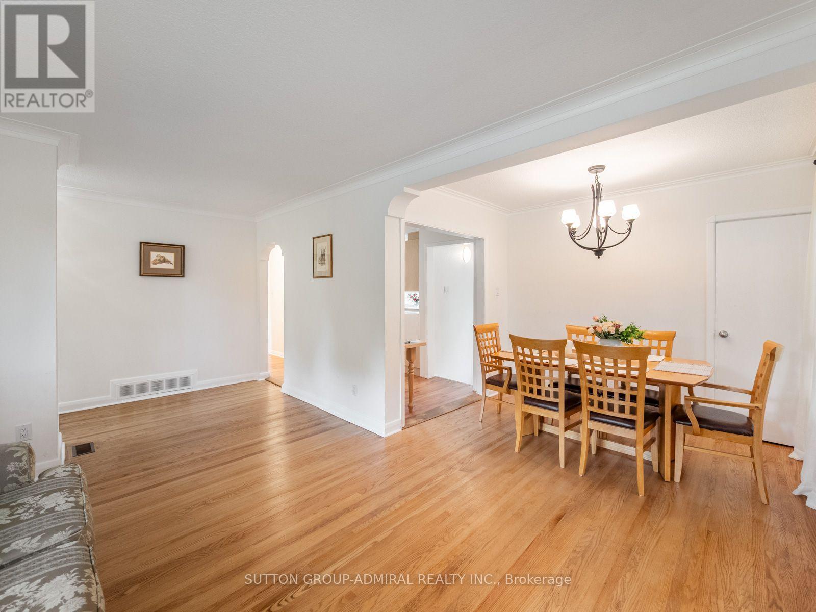 261 Carol Avenue, Newmarket, Ontario  L3Y 4T2 - Photo 16 - N13656550