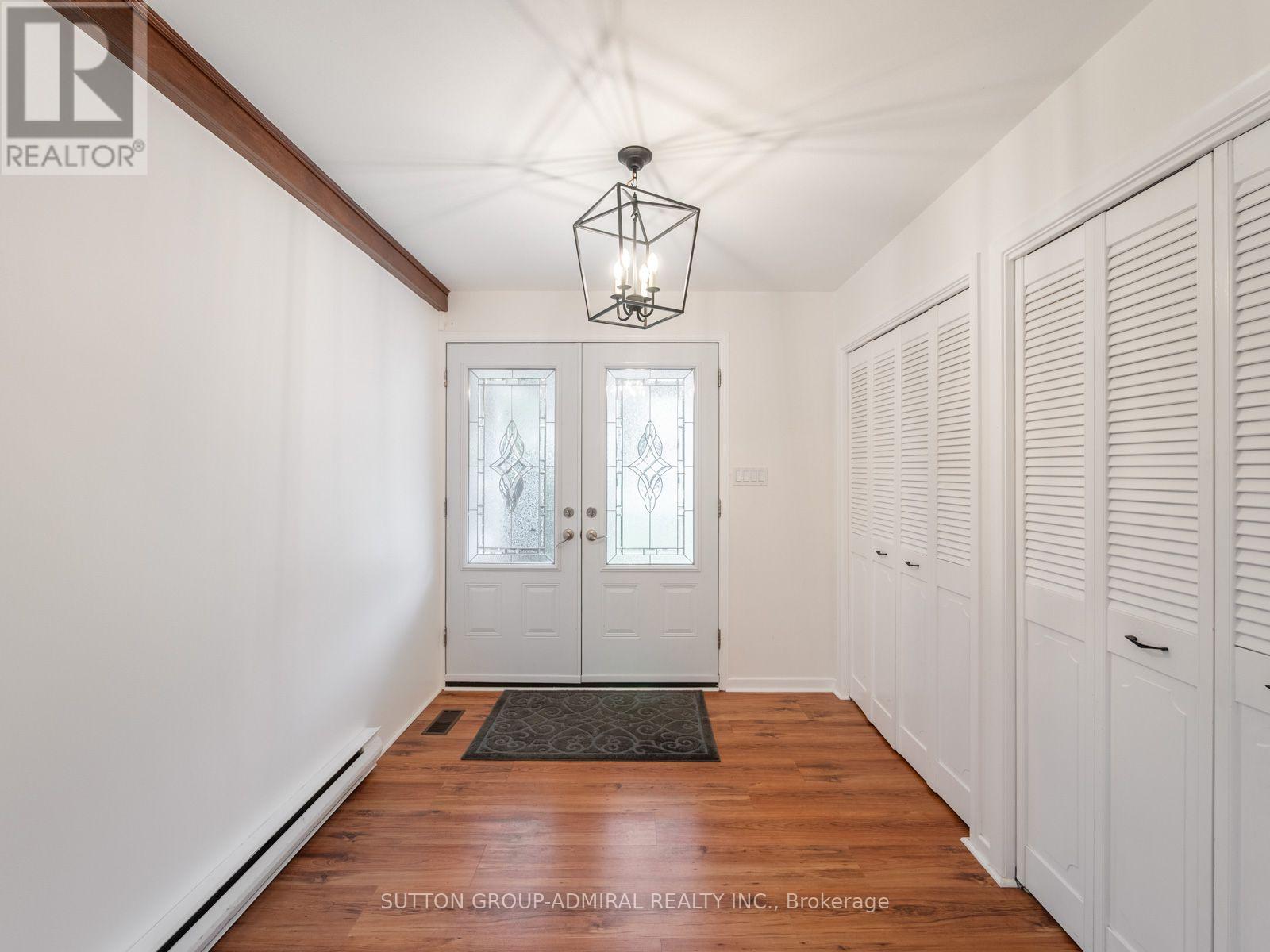 261 Carol Avenue, Newmarket, Ontario  L3Y 4T2 - Photo 3 - N13656550