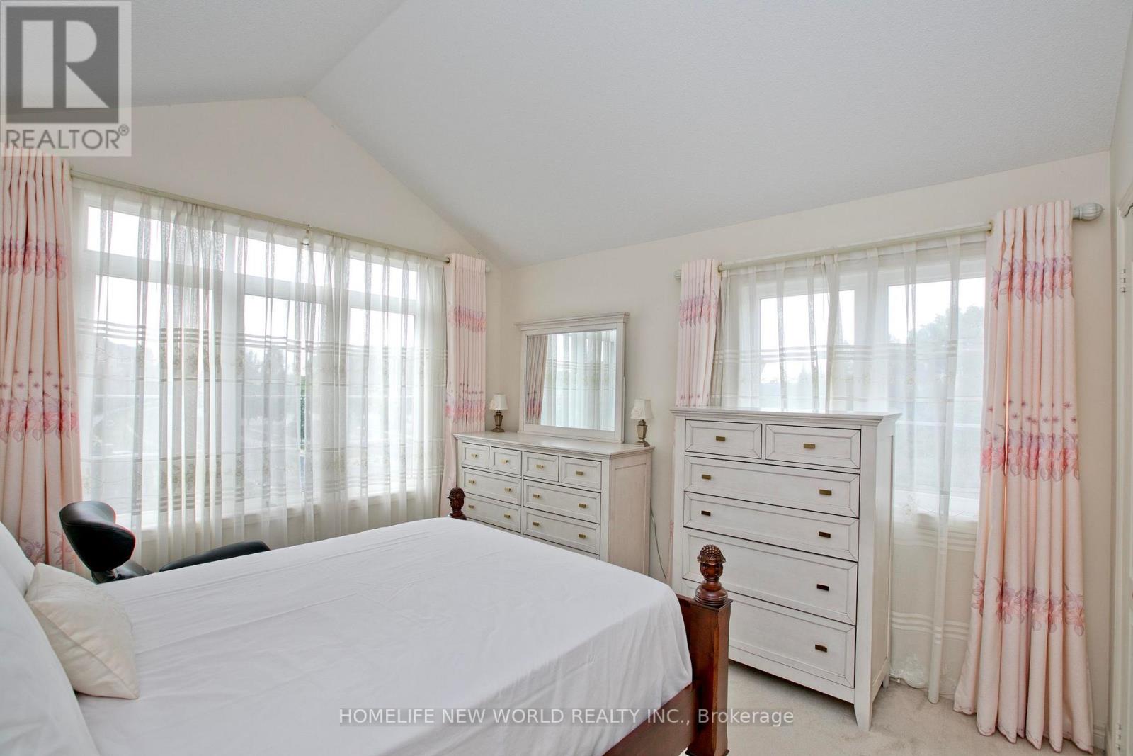 153 Alexander Lawrie Avenue, Markham, Ontario  L6E 0J3 - Photo 14 - N13656636