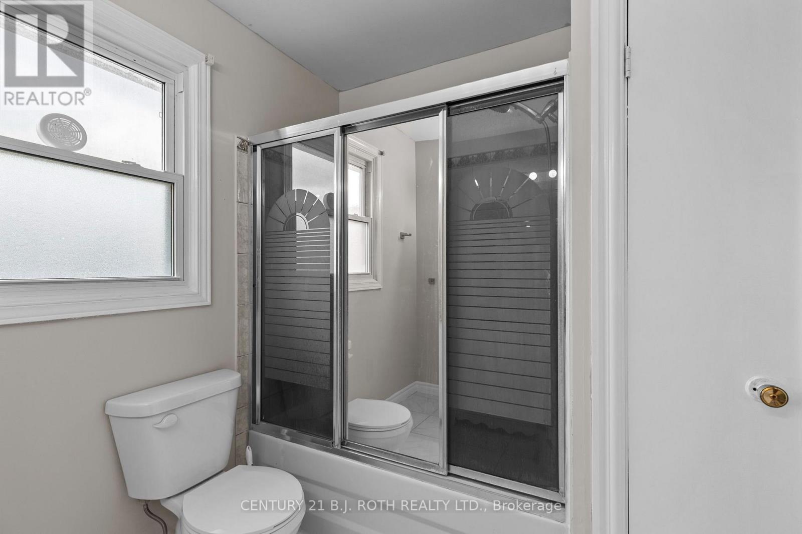 14 Innisfil Street, Barrie, Ontario  L4N 3C9 - Photo 15 - S13656542