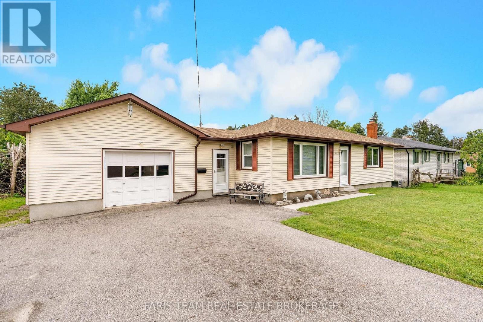 207 Warnica Road, Barrie (Painswick North), Ontario L4N 3Z2 - Photo 2 - S13656676