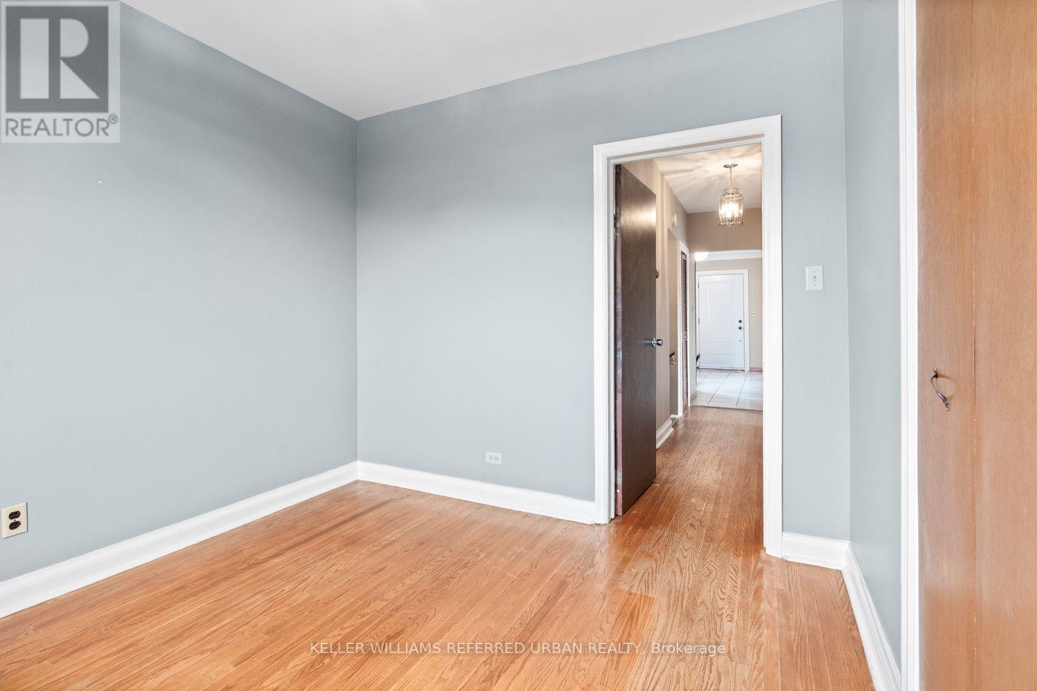114 Gracefield Avenue, Toronto, Ontario  M6L 1L1 - Photo 13 - W13656514