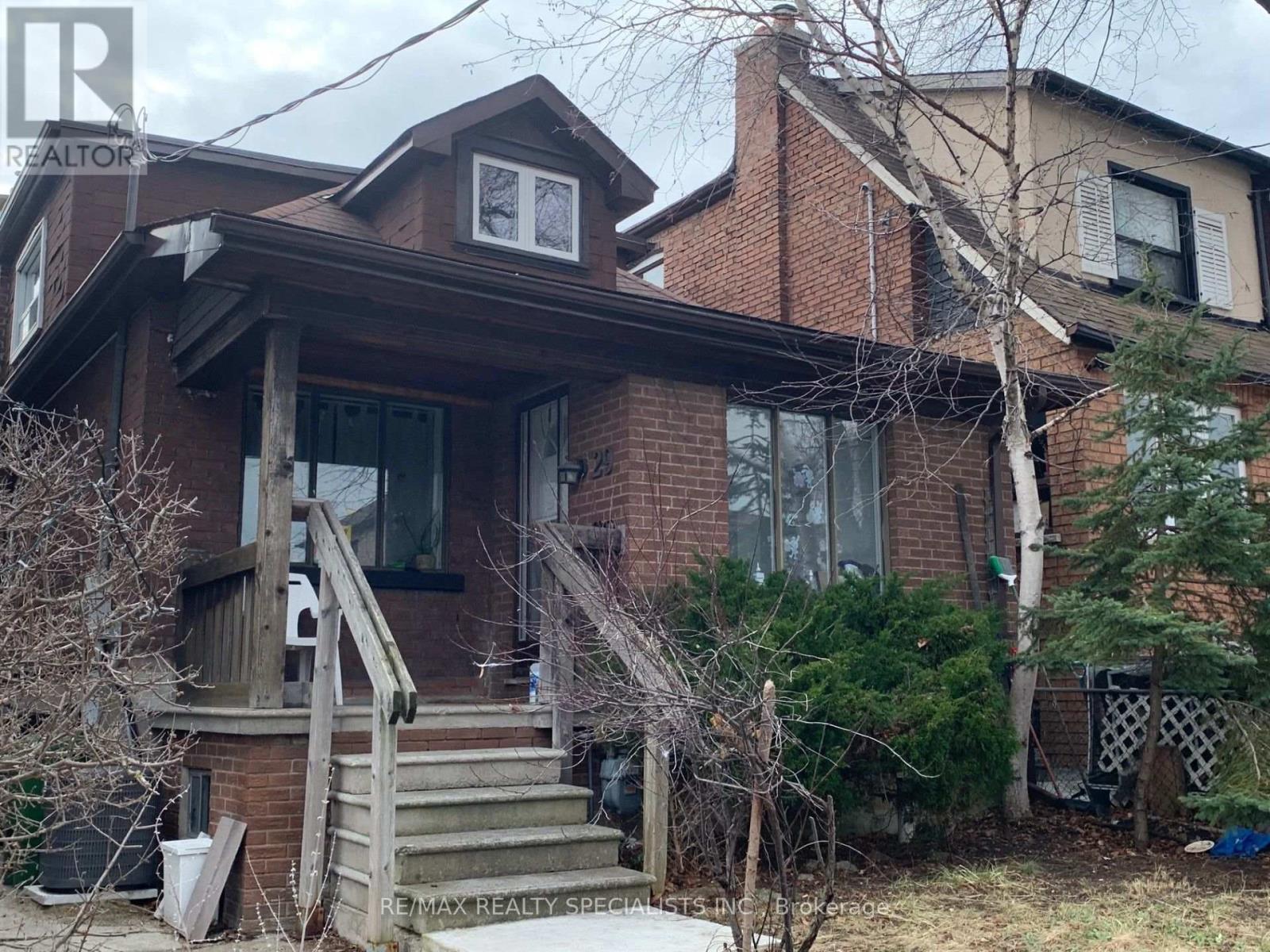 LOWER - 29 GOODWOOD AVENUE, Toronto, Ontario