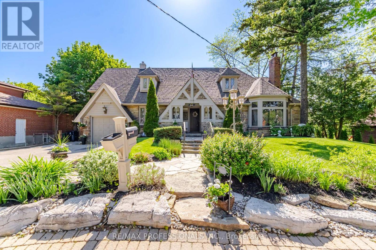 1114 KIPLING AVENUE, Toronto, Ontario