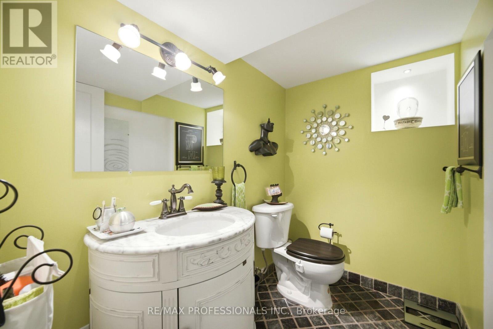 1114 Kipling Avenue, Toronto, Ontario  M9B 3M5 - Photo 37 - W13656620
