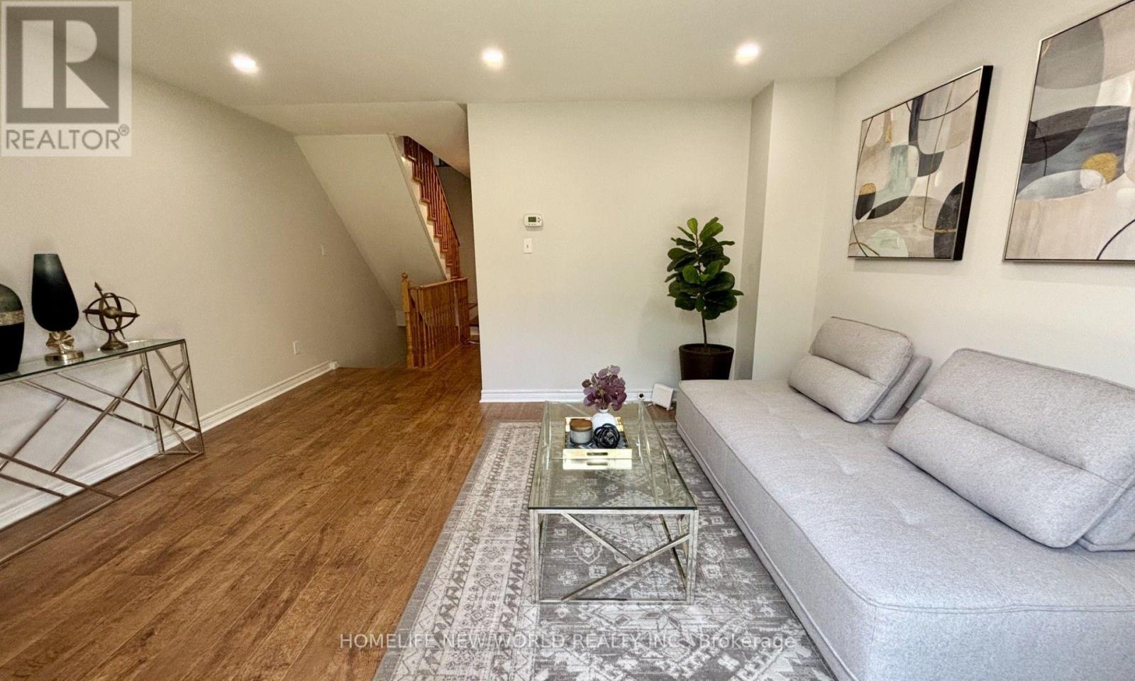 5666 Cortina Crescent, Mississauga, Ontario  L4Z 3R4 - Photo 5 - W13656628