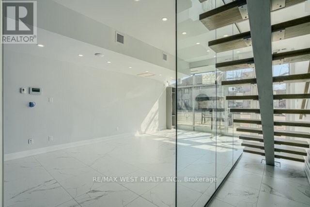 Main Fl - 2360 Bloor Street W, Toronto, Ontario  M6S 1P3 - Photo 9 - W13656660