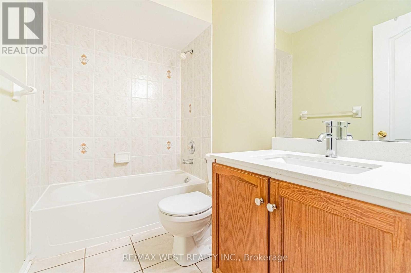 37 Charleswood Circle, Brampton, Ontario L7A 1Z1 - Photo 12 - W13656696