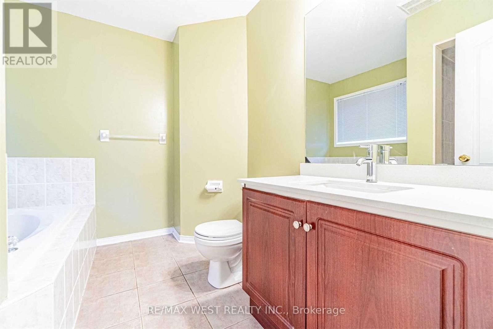 37 Charleswood Circle, Brampton, Ontario L7A 1Z1 - Photo 13 - W13656696