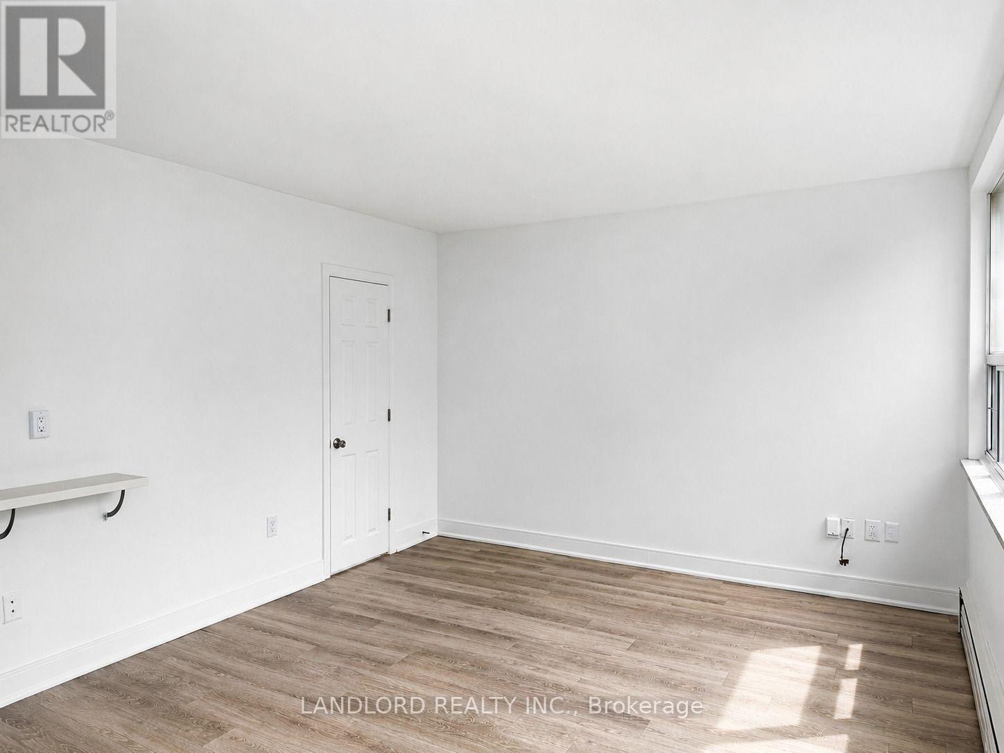 31 - 140 Springhurst Avenue, Toronto, Ontario M6K 1C1 - Photo 4 - W13652194