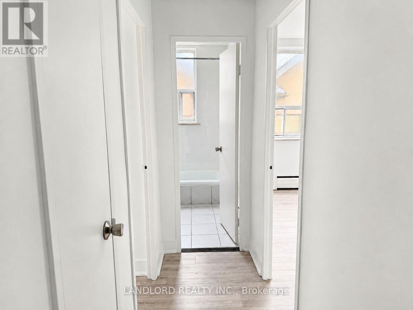 31 - 140 Springhurst Avenue, Toronto, Ontario M6K 1C1 - Photo 7 - W13652194
