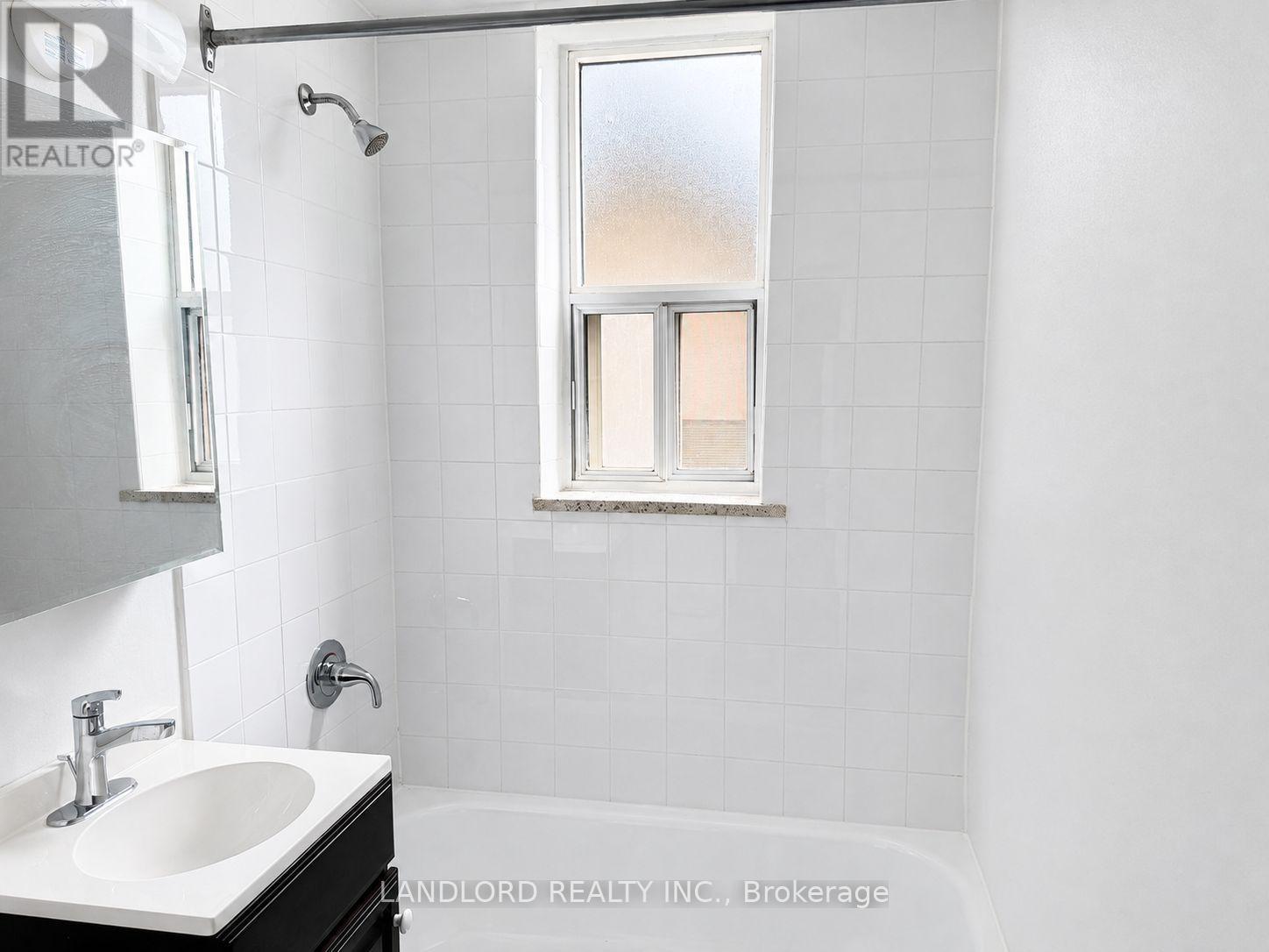 31 - 140 Springhurst Avenue, Toronto, Ontario M6K 1C1 - Photo 15 - W13652194