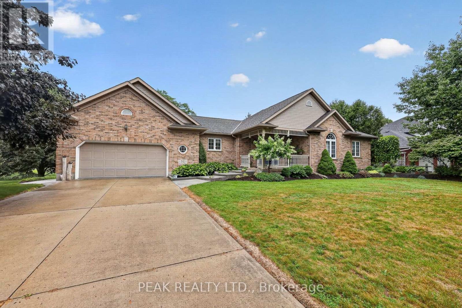 92 SHEPHARD PLACE, Wilmot, Ontario