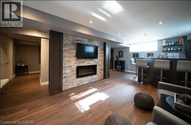 4000 Medland Drive, Burlington, Ontario  L7M 4W7 - Photo 2 - 40842114
