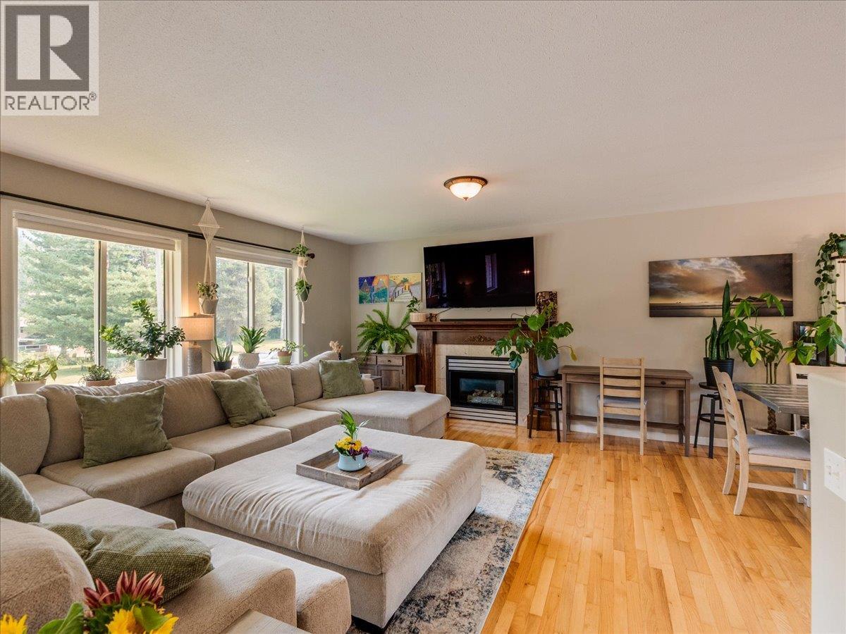 1328 Glendale Avenue, Salmo, British Columbia  V0G 1Z0 - Photo 4 - 10396699