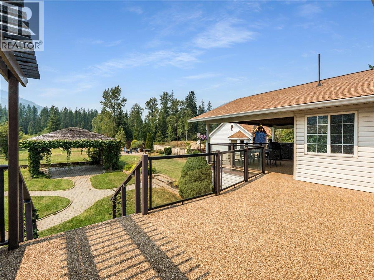 1328 Glendale Avenue, Salmo, British Columbia  V0G 1Z0 - Photo 47 - 10396699
