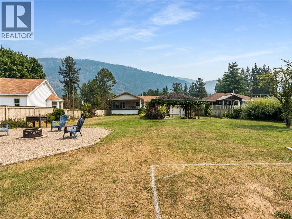 1328 Glendale Avenue, Salmo, British Columbia  V0G 1Z0 - Photo 64 - 10396699