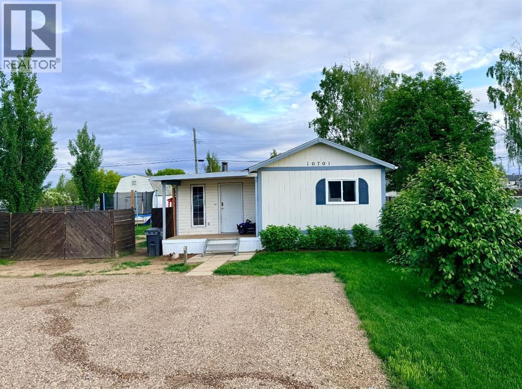 10701 102 Ave, La Crete, Alberta  T0H 2H0 - Photo 7 - A2320183