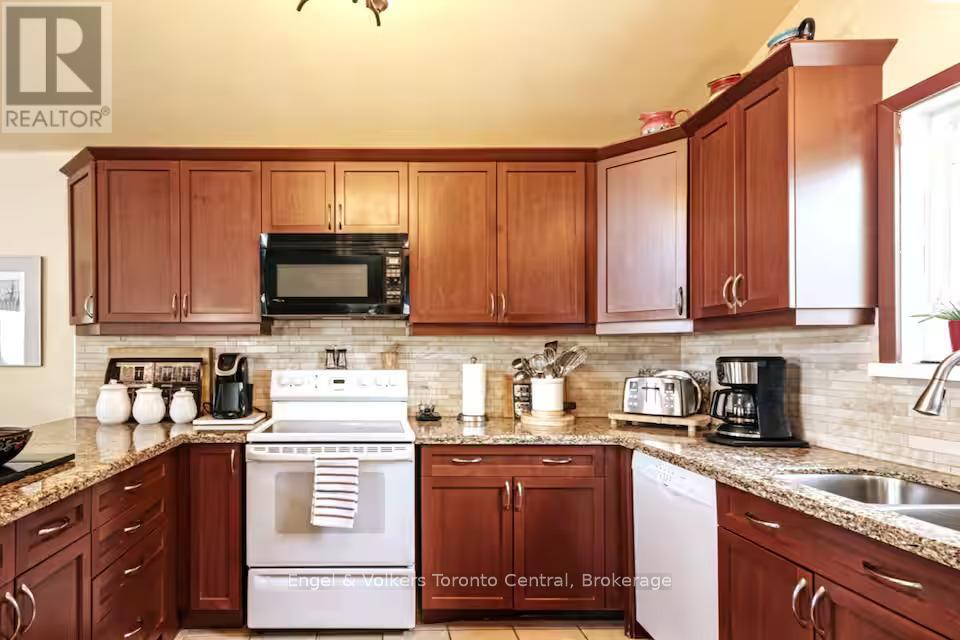209860 Highway 26, Blue Mountains, Ontario  L9Y 0L1 - Photo 14 - X12931490