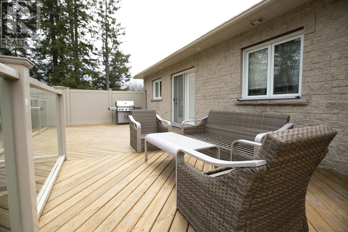 4 Parkdale Dr, Sault Ste. Marie, Ontario  P6A 5P8 - Photo 9 - SM262111