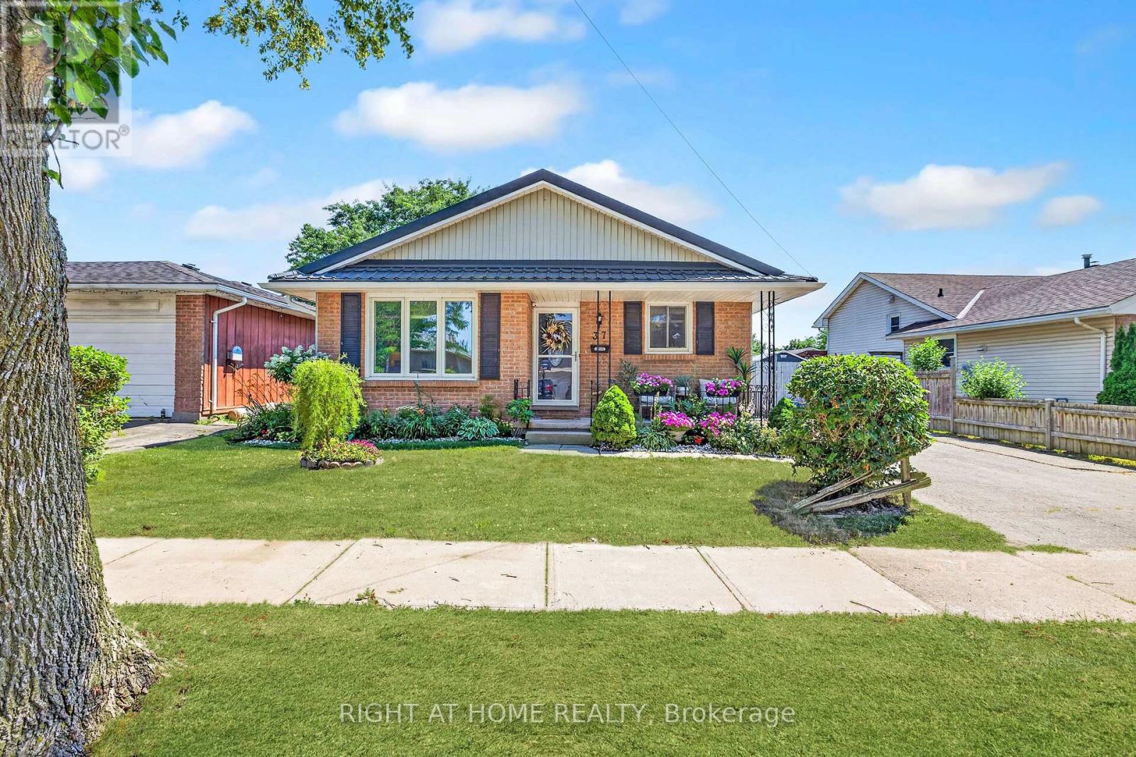 37 RENNY CRESCENT, London South, Ontario