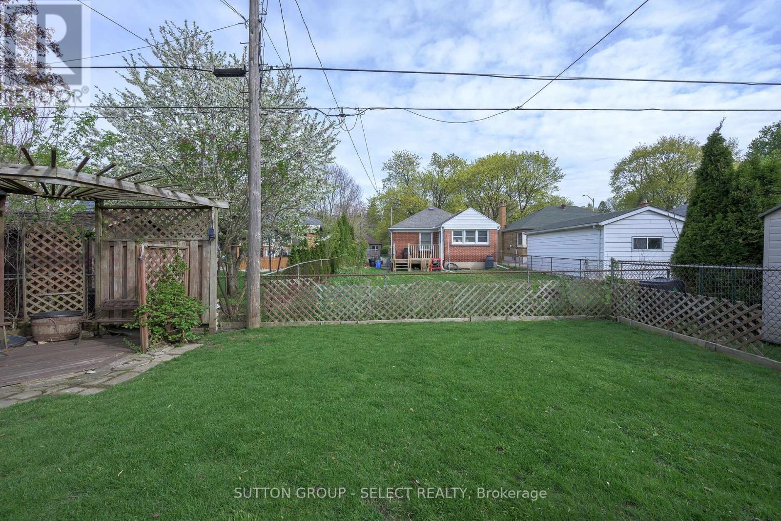1316 Langmuir Avenue, London East, Ontario  N5W 2G6 - Photo 39 - X13656966
