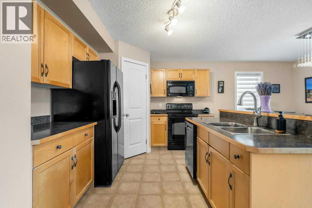 140 Panamount Circle NW, Calgary, Alberta  T3K 0C6 - Photo 10 - A2319921
