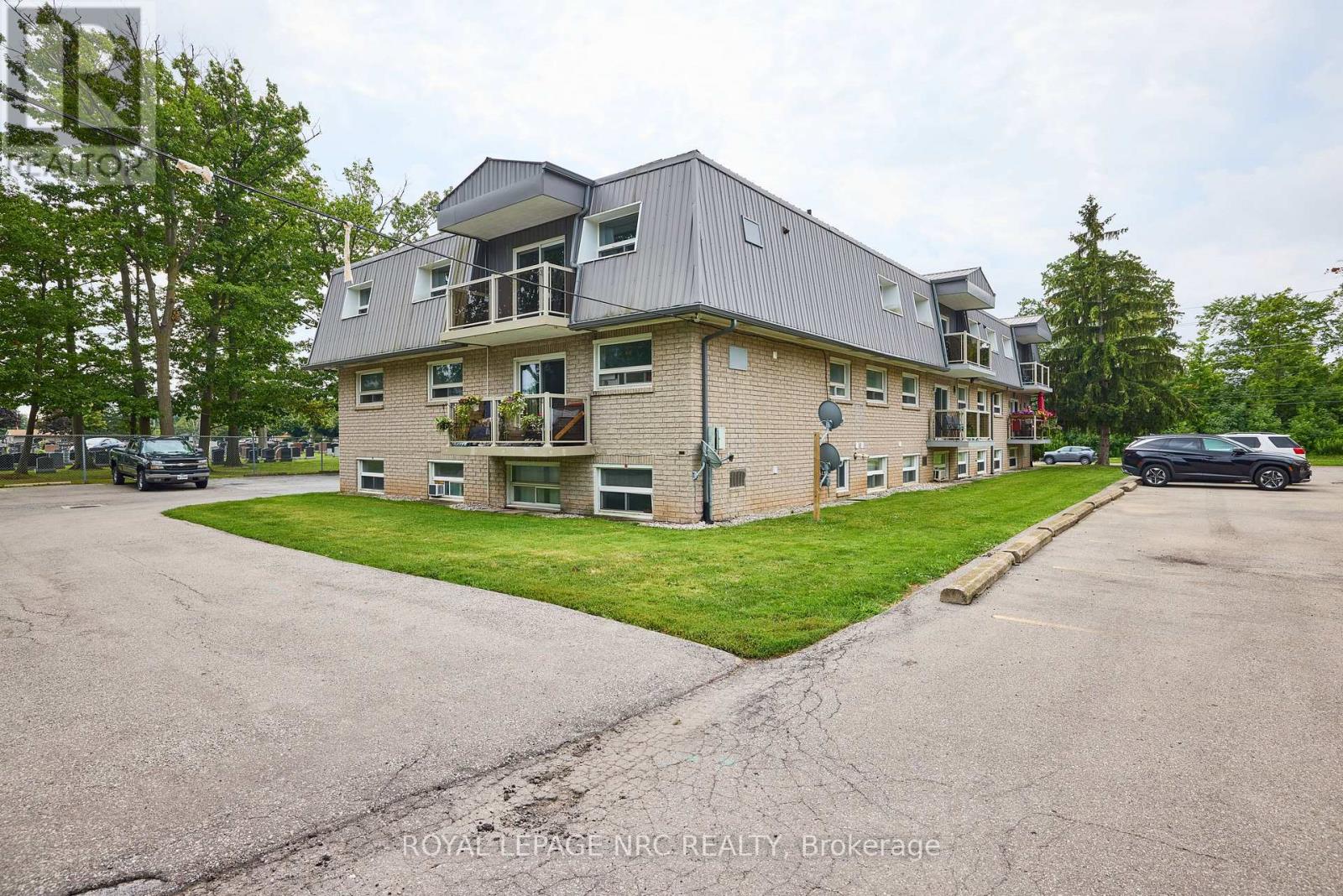 15 - 90 Woodlawn Road, Welland, Ontario  L3C 3J5 - Photo 2 - X13656918