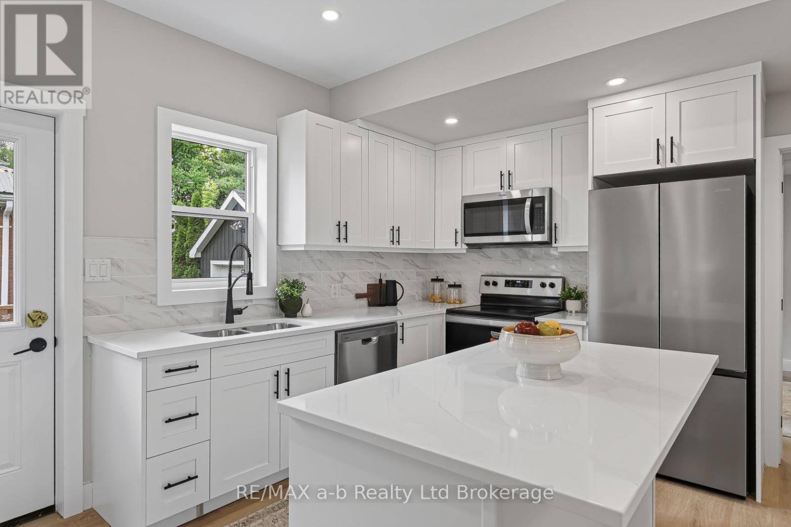 91 Winniett Street, Woodstock, Ontario N4S 5Z6 - Photo 9 - X13656936
