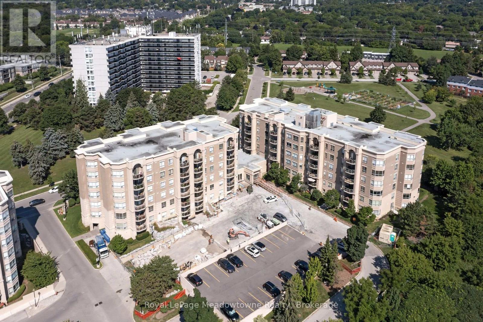 210 - 2075 Amherst Heights, Burlington, Ontario  L7P 5B8 - Photo 2 - W13656968