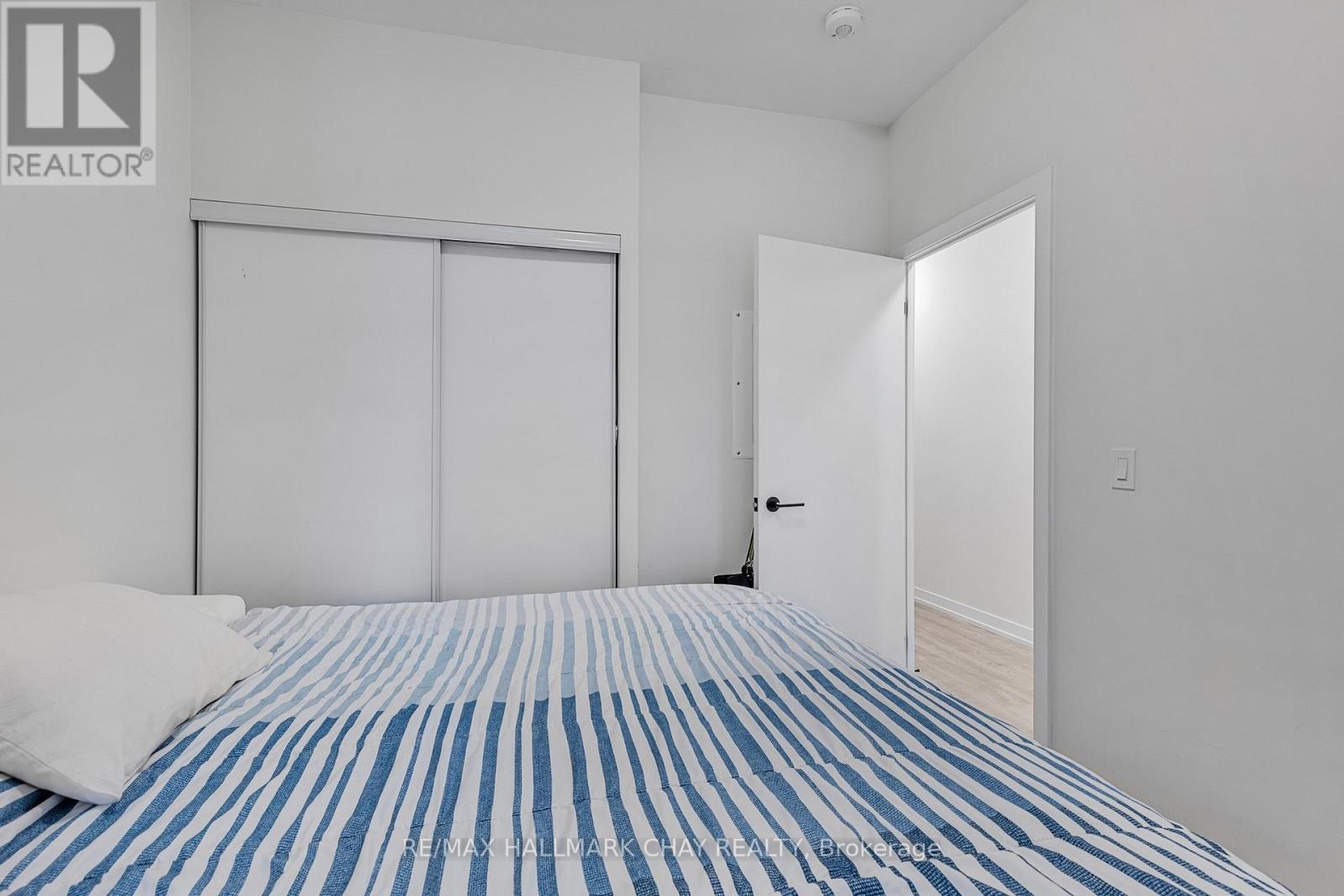 110 - 2300 St. Clair Avenue W, Toronto, Ontario  M6N 1K8 - Photo 11 - W13601488