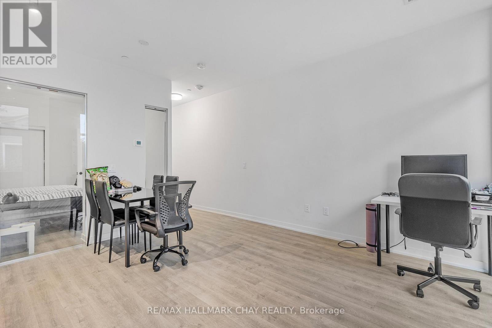 110 - 2300 St. Clair Avenue W, Toronto, Ontario  M6N 1K8 - Photo 7 - W13601488