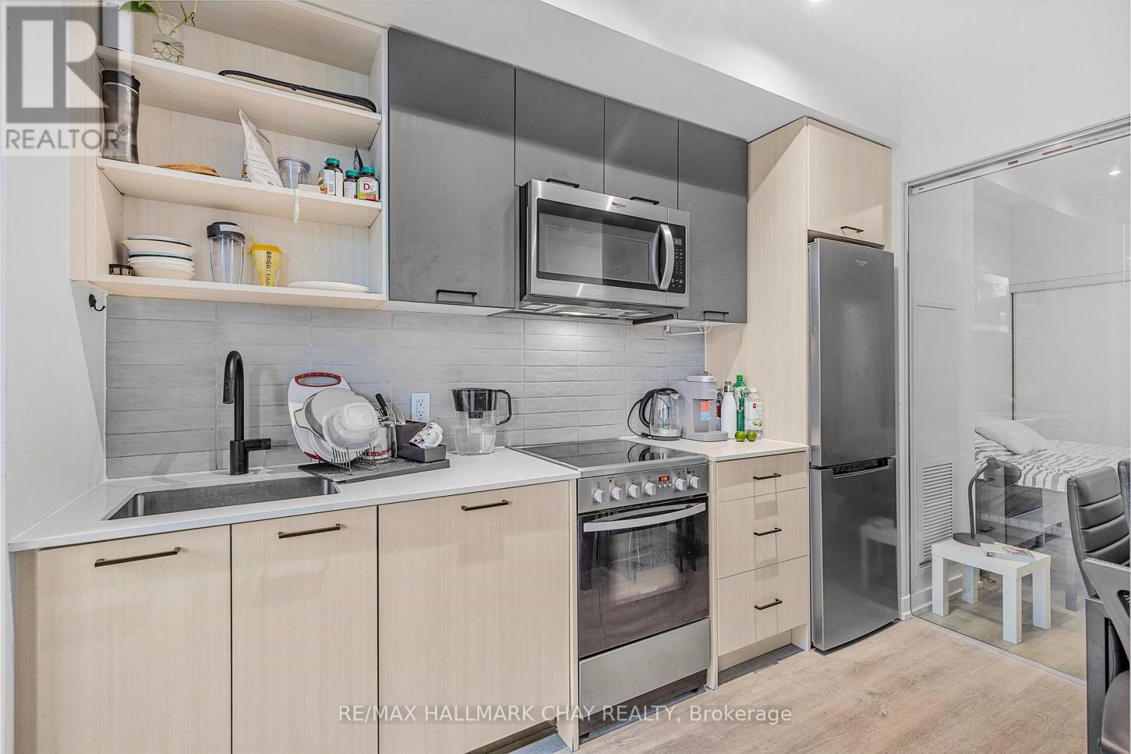 110 - 2300 St. Clair Avenue W, Toronto, Ontario  M6N 1K8 - Photo 9 - W13601488