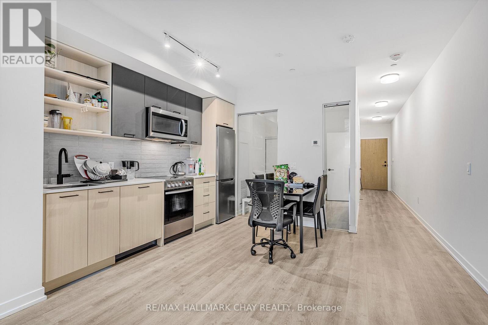 110 - 2300 St. Clair Avenue W, Toronto, Ontario  M6N 1K8 - Photo 8 - W13601488