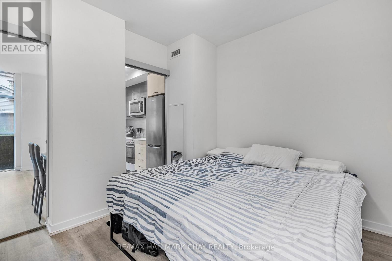 110 - 2300 St. Clair Avenue W, Toronto, Ontario  M6N 1K8 - Photo 10 - W13601488