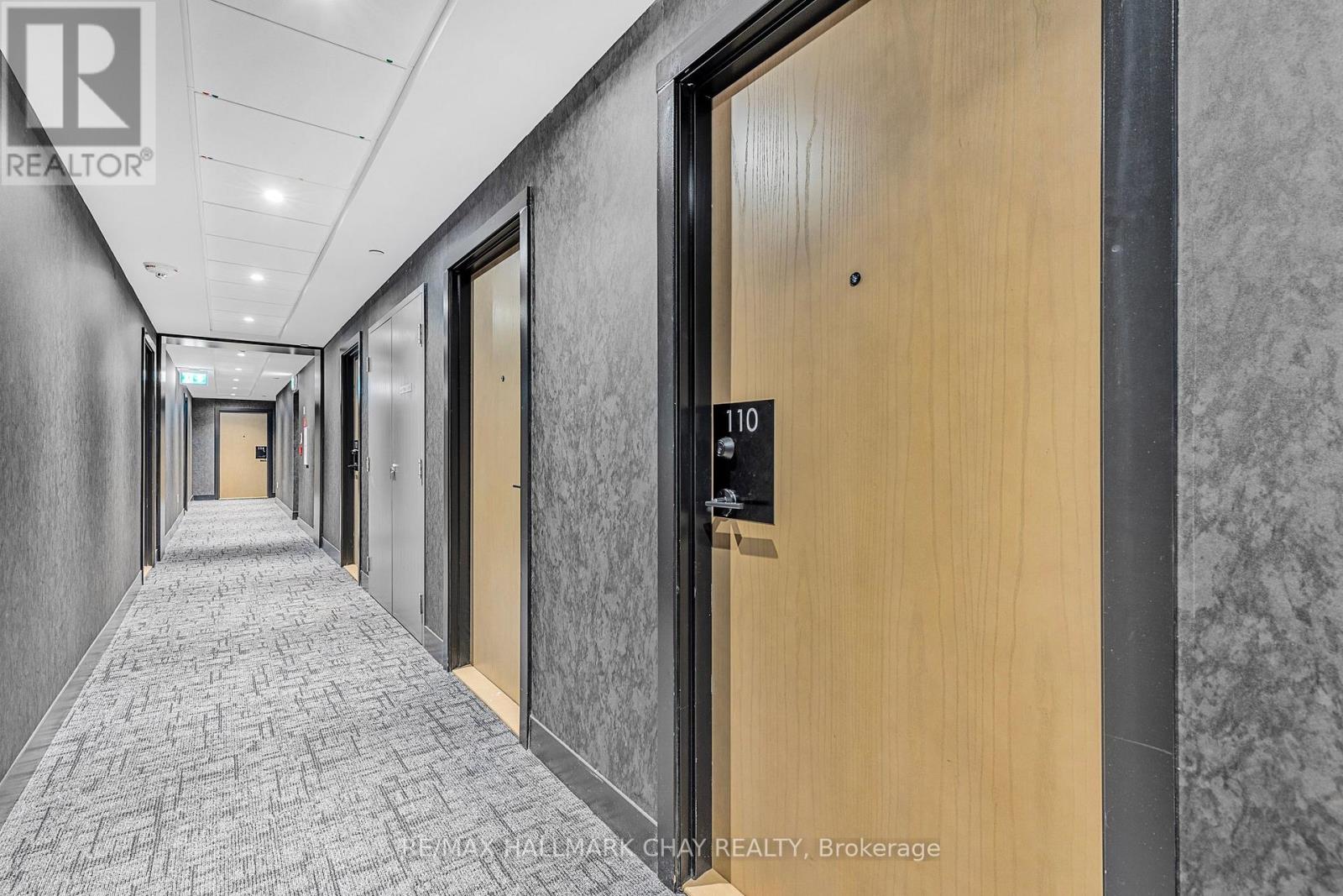 110 - 2300 St. Clair Avenue W, Toronto, Ontario  M6N 1K8 - Photo 5 - W13601488