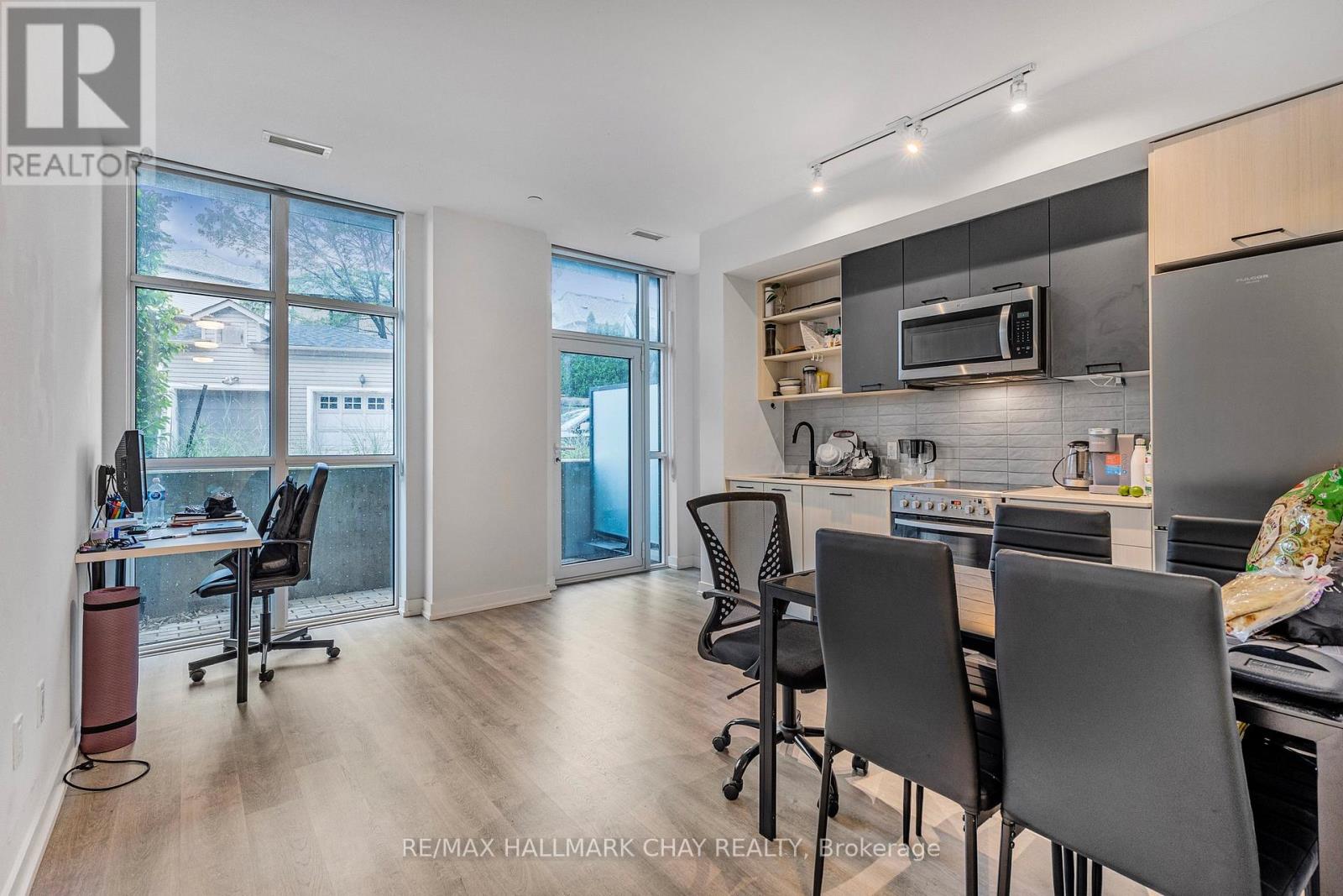 110 - 2300 St. Clair Avenue W, Toronto, Ontario  M6N 1K8 - Photo 6 - W13601488