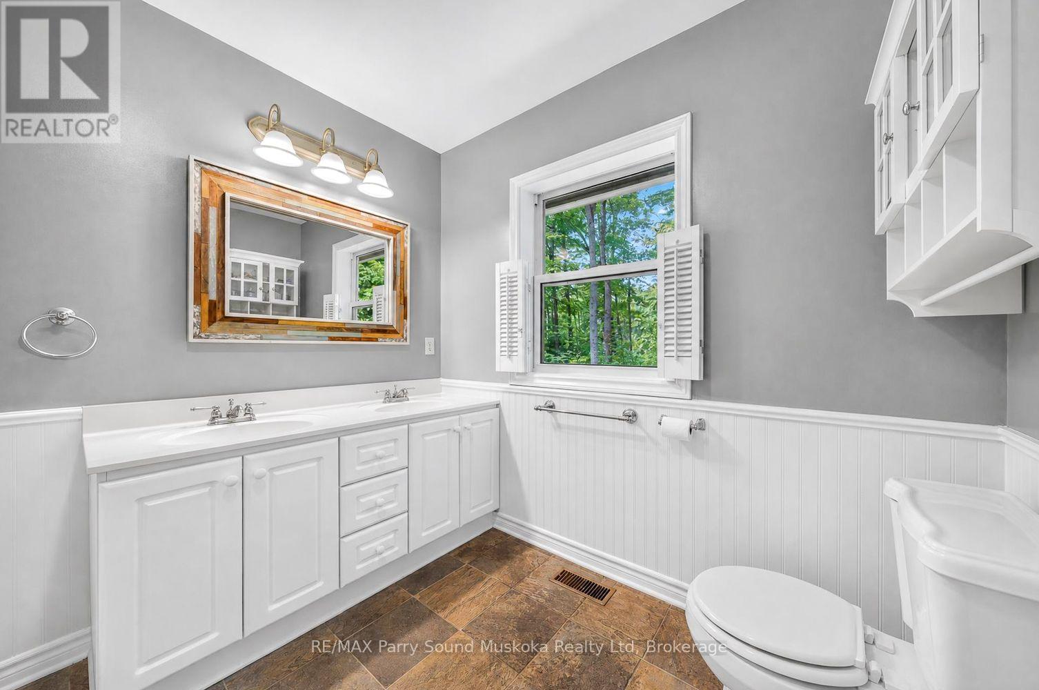 8 Mountain Basin Drive, Mcdougall, Ontario  P2A 2W9 - Photo 18 - X13656806