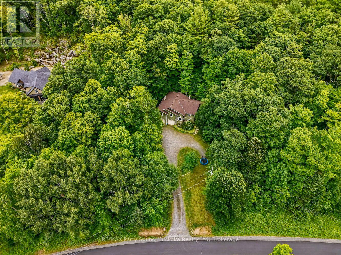 8 Mountain Basin Drive, Mcdougall, Ontario  P2A 2W9 - Photo 2 - X13656806