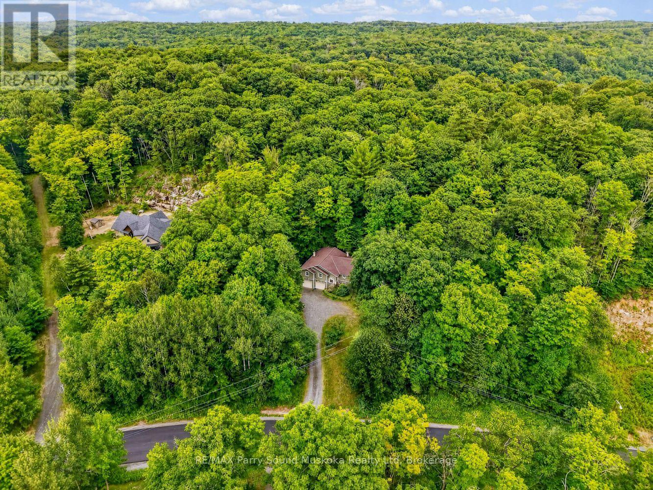 8 Mountain Basin Drive, Mcdougall, Ontario  P2A 2W9 - Photo 3 - X13656806